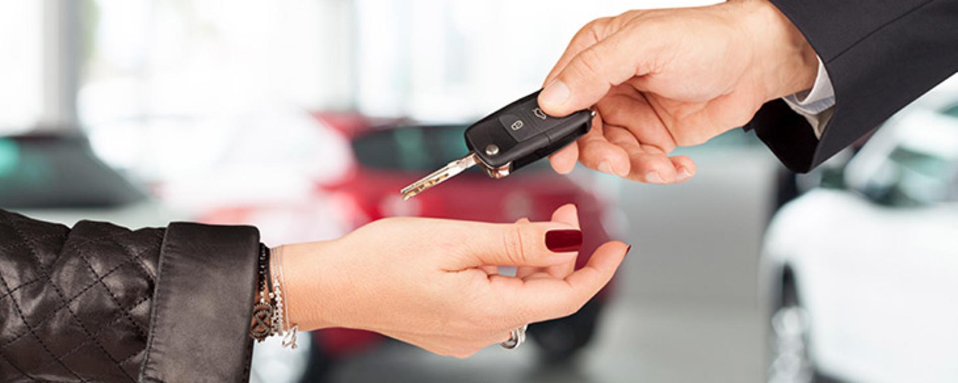 Mobil dari Iwan Rental Mobil dalam kondisi bersih dan siap digunakan untuk perjalanan yang mudah dan aman