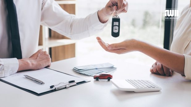 Mobil armada Iwan Rental Mobil yang bersih dan modern siap digunakan untuk berbagai kebutuhan perjalanan