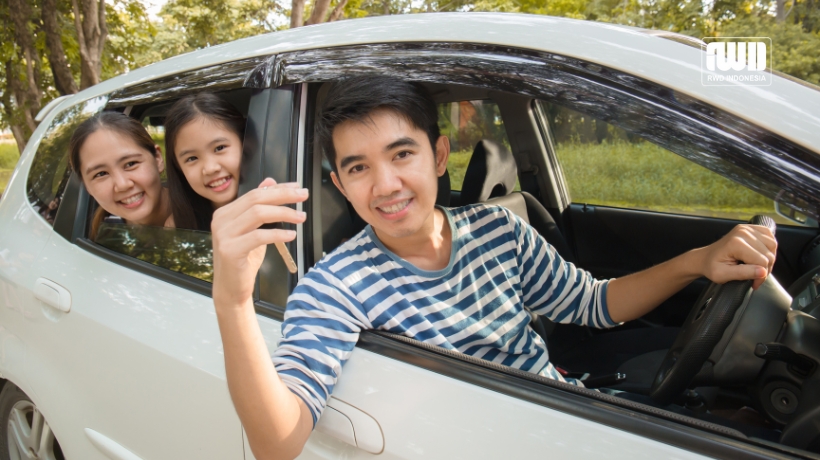 Armada Iwan Rental Mobil yang profesional dan terawat siap mendukung mobilitas bisnis dan pribadi.