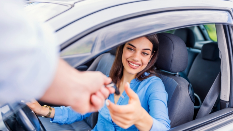 Iwan Rental Mobil, Partner Perjalanan yang Andal. Armada kendaraan Iwan Rental Mobil yang siap menjadi partner perjalanan yang andal