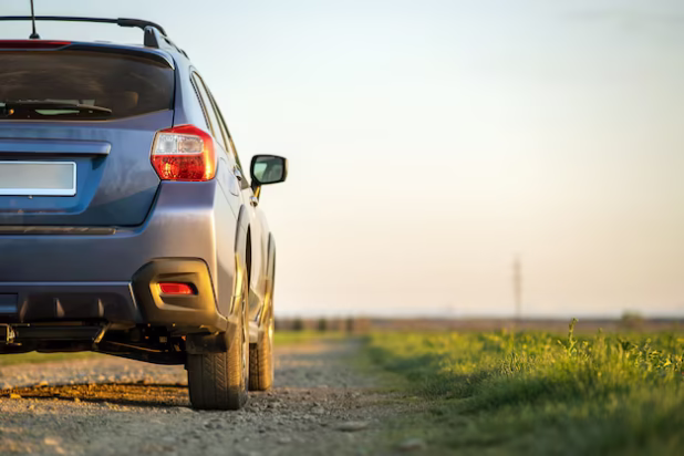 landscape-with-blue-off-road-car-gravel-road-traveling-by-auto-adventure-wildlife-expedition-extreme-travel-suv-automobile-offroad-4×4-vehicle-field-sunrise_127089-11657