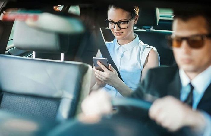 10 Tips Sewa Mobil agar Tidak Mengecewakan dan Perjalanan Tetap Nyaman. Tips sewa mobil agar perjalanan aman, nyaman, dan tidak mengecewakan bersama layanan rental mobil terpercaya.