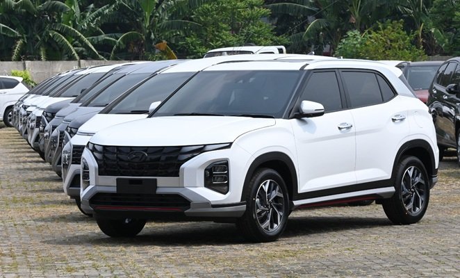 Armada rental mobil terpercaya dengan kondisi terawat untuk perjalanan aman dan nyaman.