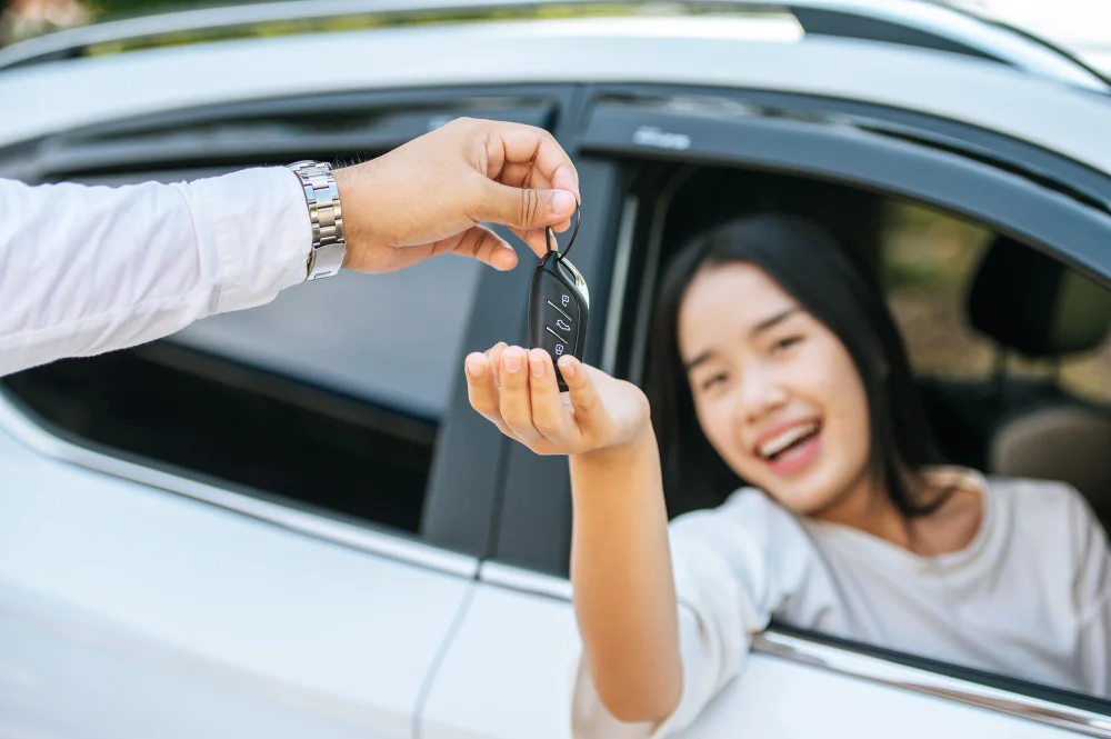 Mobil rental lepas kunci untuk perjalanan fleksibel dan bebas tanpa sopir.