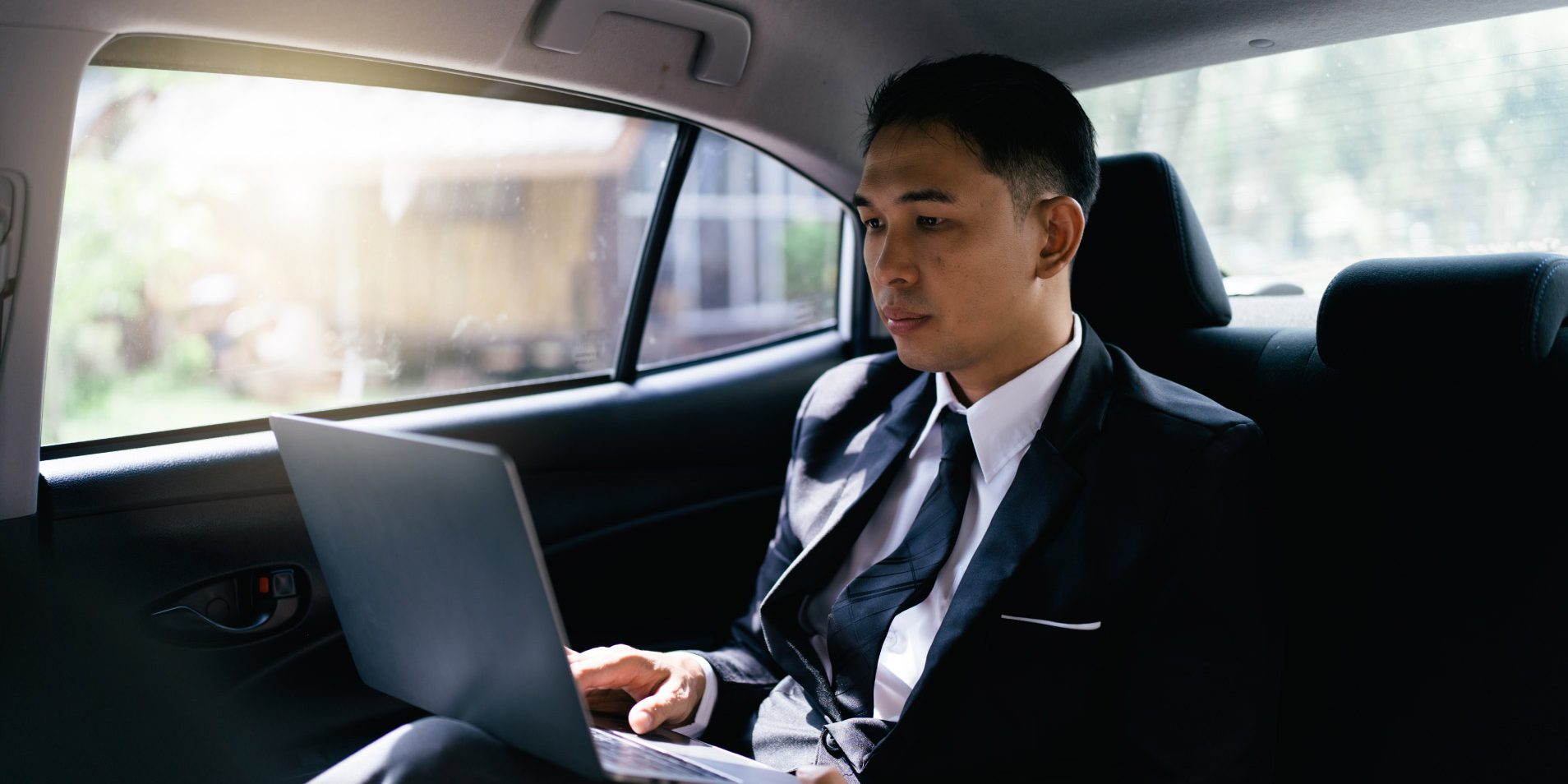 Tips aman menggunakan jasa rental mobil bagi pemula.