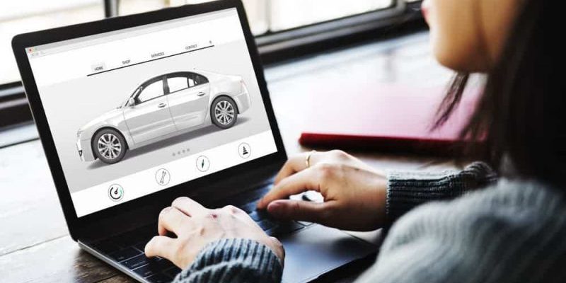 Mobil rental siap digunakan saat musim liburan dengan kondisi prima.