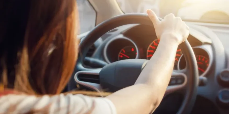 Tips sewa mobil untuk perjalanan jarak jauh yang aman dan nyaman.