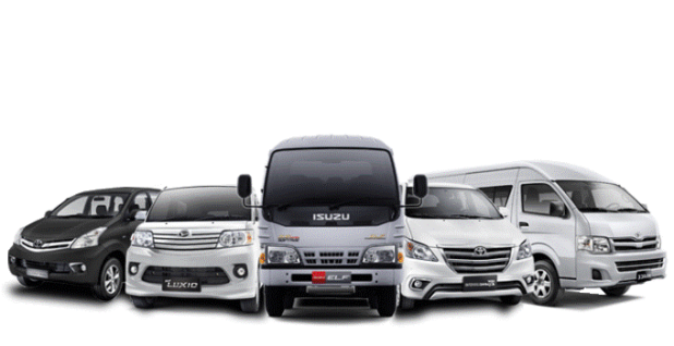 "Mobil keluarga dari Iwan Rental Mobil yang nyaman dan aman untuk perjalanan liburan bersama keluarga.