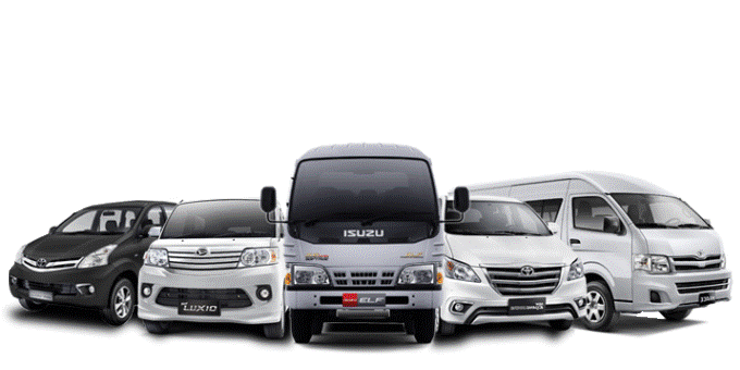 "Mobil keluarga dari Iwan Rental Mobil yang nyaman dan aman untuk perjalanan liburan bersama keluarga.