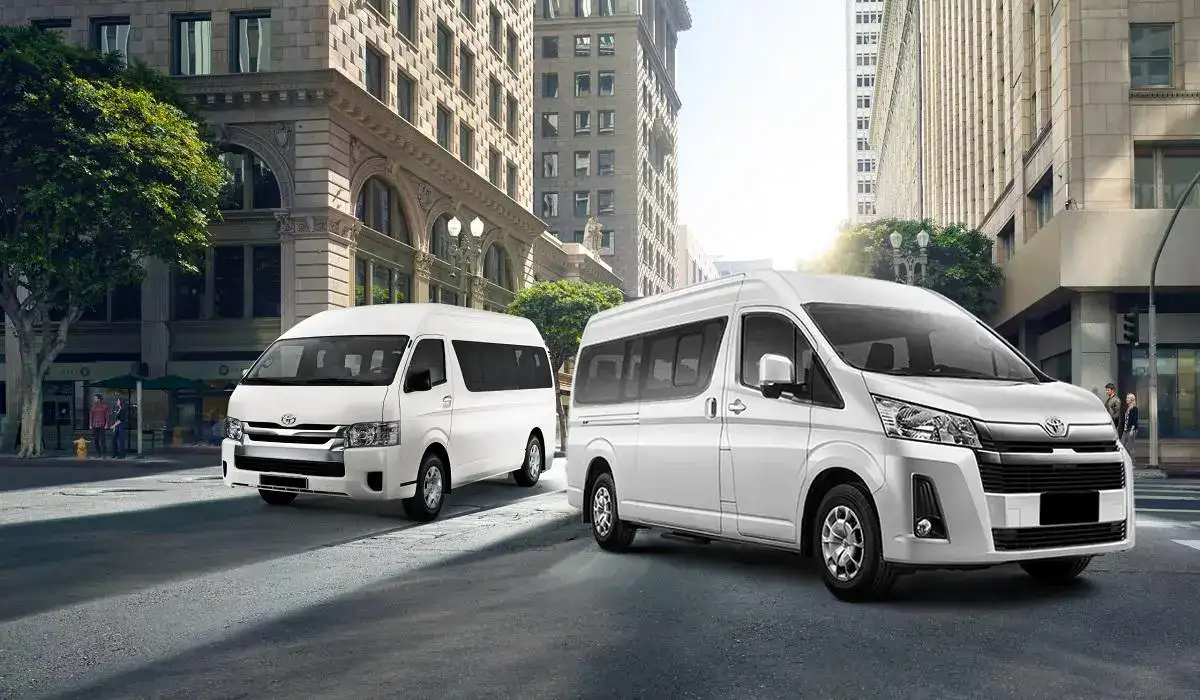 Armada mobil Iwan Rental Mobil siap digunakan untuk perjalanan bisnis dan wisata.