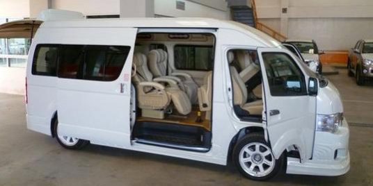 Rental mobil sebagai solusi transportasi efektif untuk perjalanan modern.