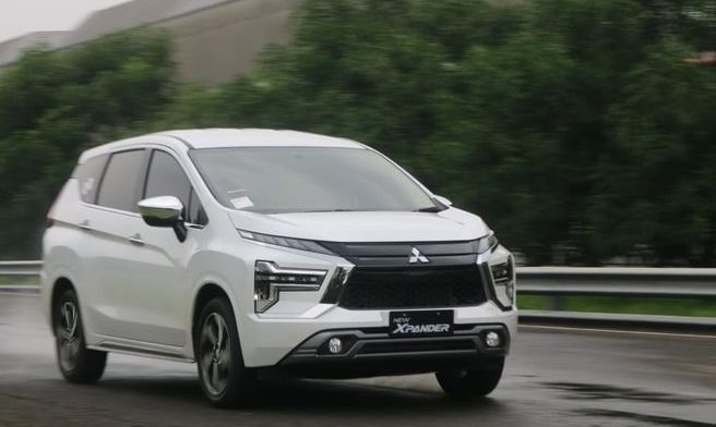 Rental Mobil, Solusi Mobilitas Fleksibel. Rental mobil sebagai solusi mobilitas fleksibel untuk berbagai kebutuhan perjalanan.