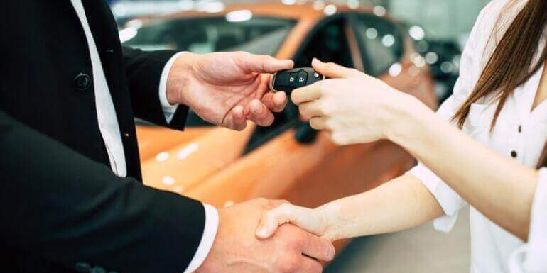 Mengapa Rental Mobil Jadi Solusi Transportasi Favorit Saat Ini. Layanan rental mobil sebagai solusi transportasi fleksibel dan modern.