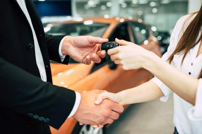 Mengapa Rental Mobil Jadi Solusi Transportasi Favorit Saat Ini. Layanan rental mobil sebagai solusi transportasi fleksibel dan modern.
