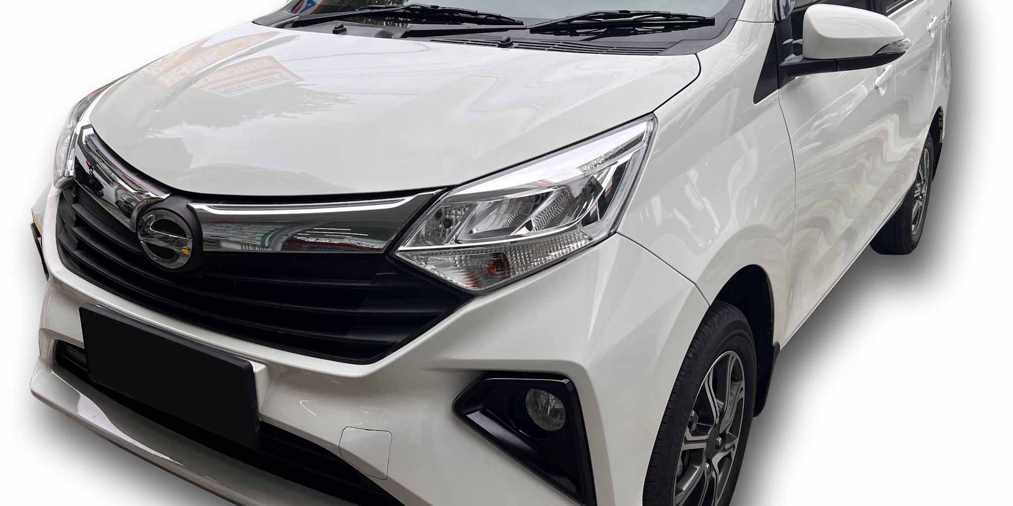 Armada kendaraan dari Iwan Rental Mobil yang bersih dan nyaman untuk berbagai kebutuhan perjalanan