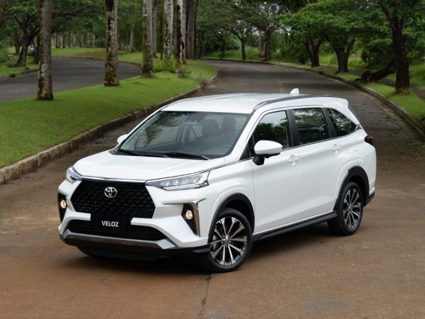 Iwan Rental Mobil memberikan pengalaman perjalanan premium dengan armada berkualitas.