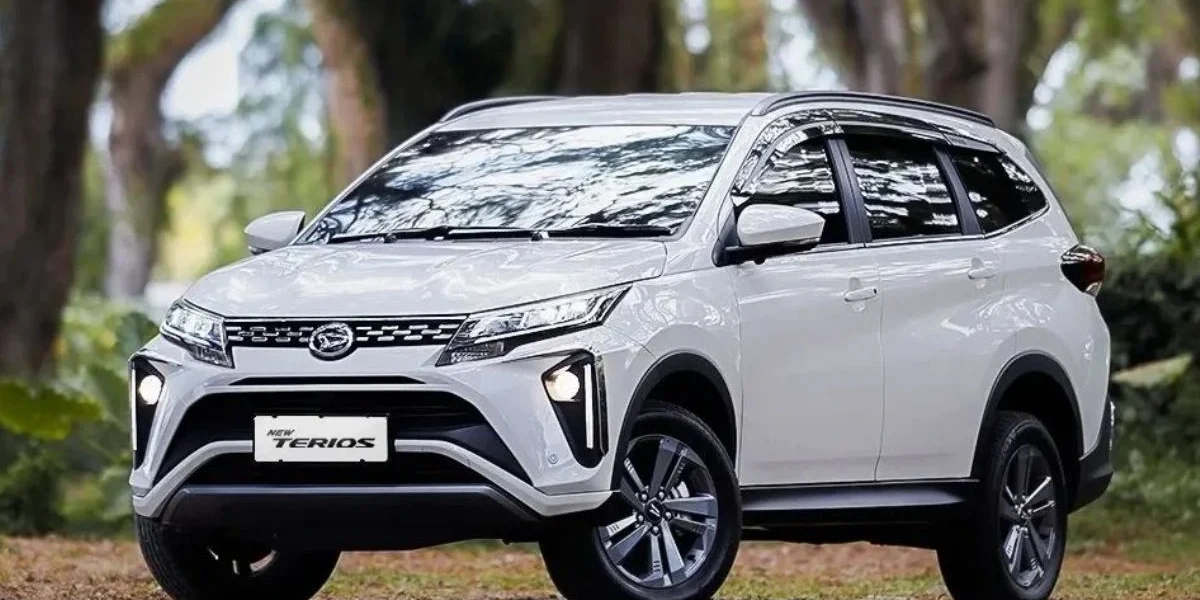 Rental mobil modern sebagai solusi perjalanan fleksibel yang mengikuti evolusi kebutuhan mobilitas masyarakat..