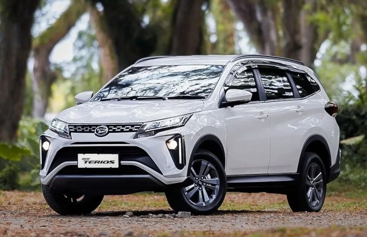 Rental mobil modern sebagai solusi perjalanan fleksibel yang mengikuti evolusi kebutuhan mobilitas masyarakat..