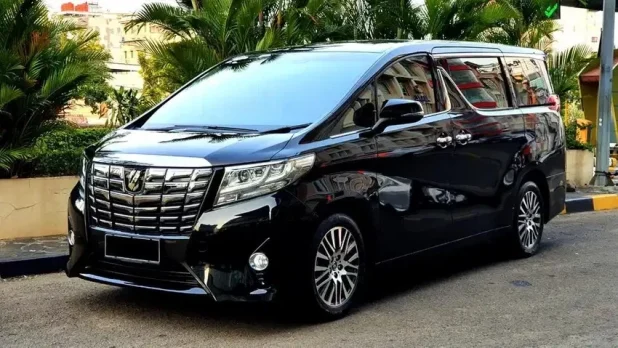 Butuh Mobil untuk Perjalanan? Iwan Rental Mobil Solusinya