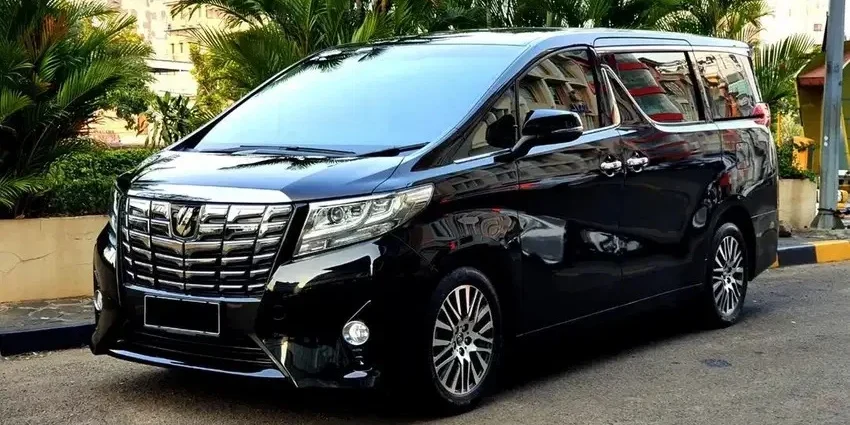 Butuh Mobil untuk Perjalanan? Iwan Rental Mobil Solusinya